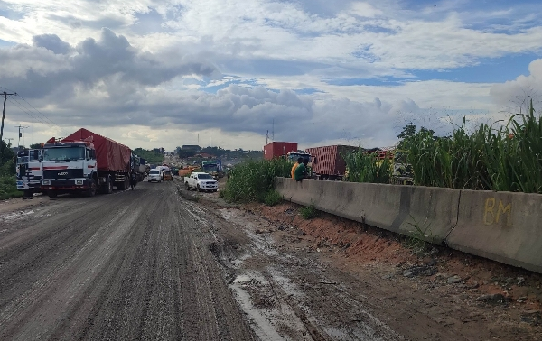 FG slams RCC, for failing to complete 1km of 15km East-West Road despite N40 billion funding