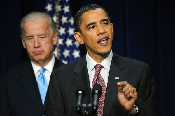 Obama Congratulates Trump, Stresses Peaceful Transfer of Power