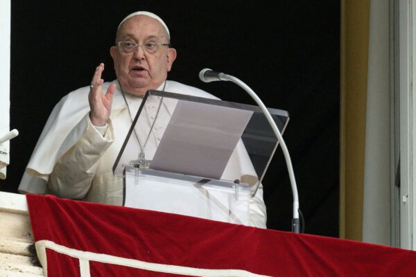 Pope Francis Dies at 88, One Day After Easter Appearance